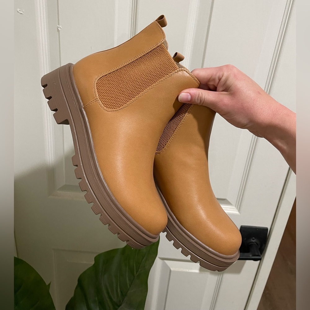 SODA Brand Boots - Size 8.5 - Never been worn